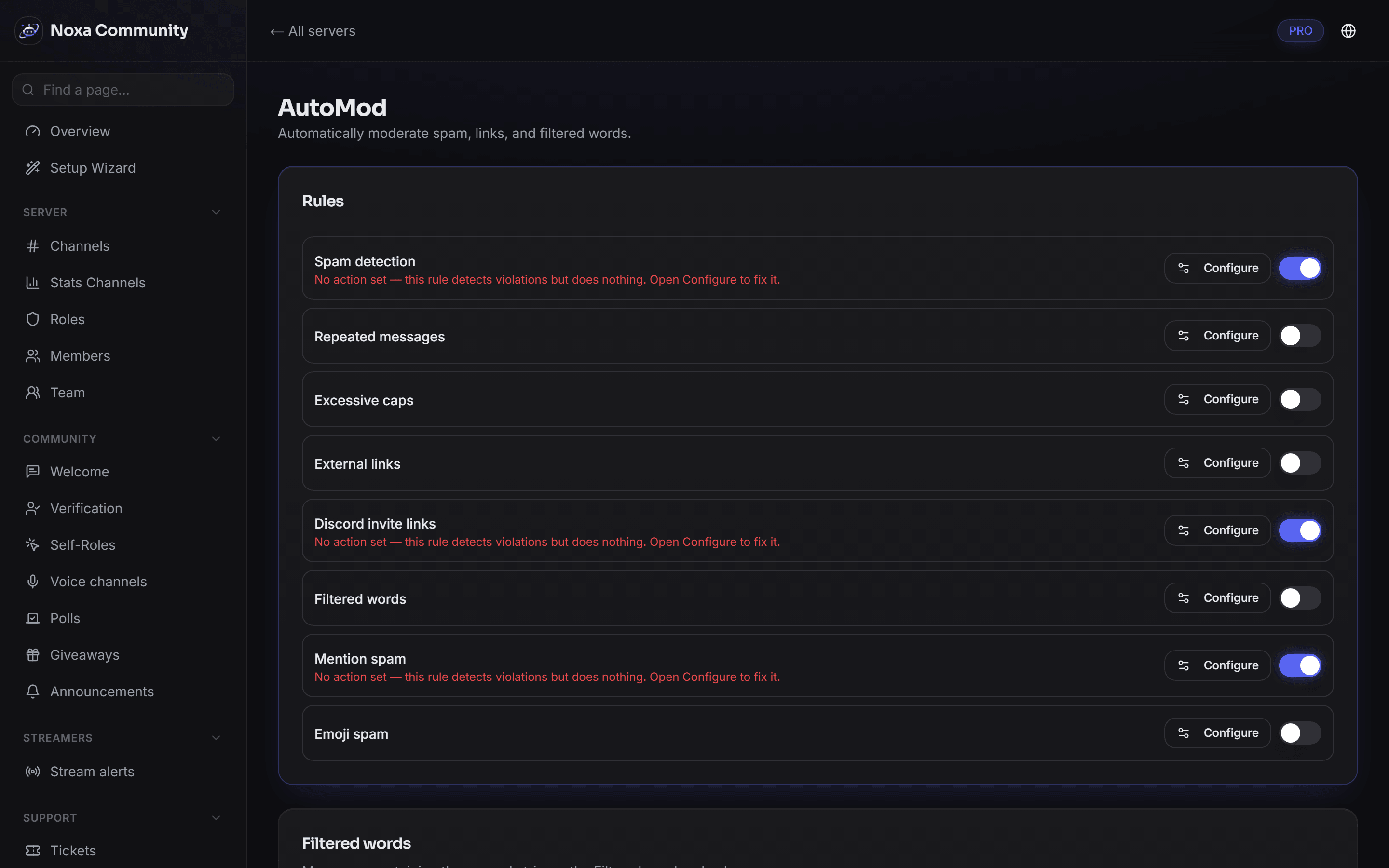 AutoMod settings in the Noxa dashboard: rules against spam, links and filtered words with configurable actions.